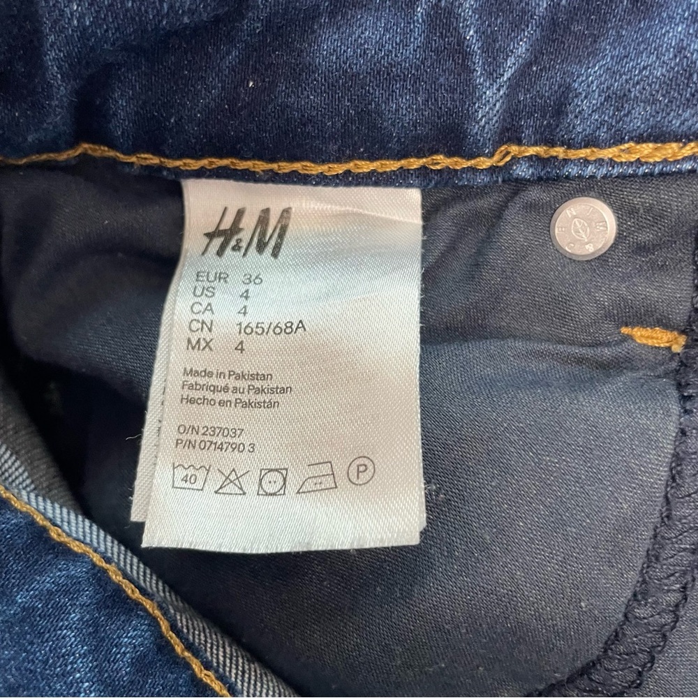 H&M Blue High Rise Jeans Classic Style - Picture 5 of 10